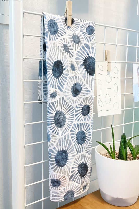 Kitchen Towel with Petoskey Stone Pattern (Blue Gray)